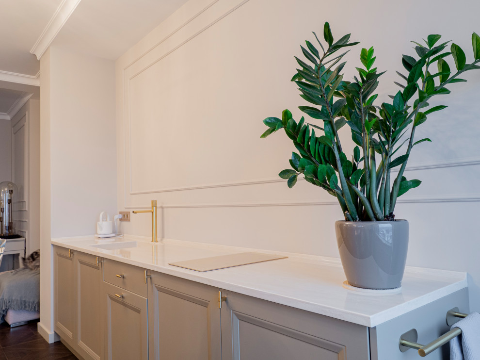 Меблировка квартиры: необычная кухня и гардеробная