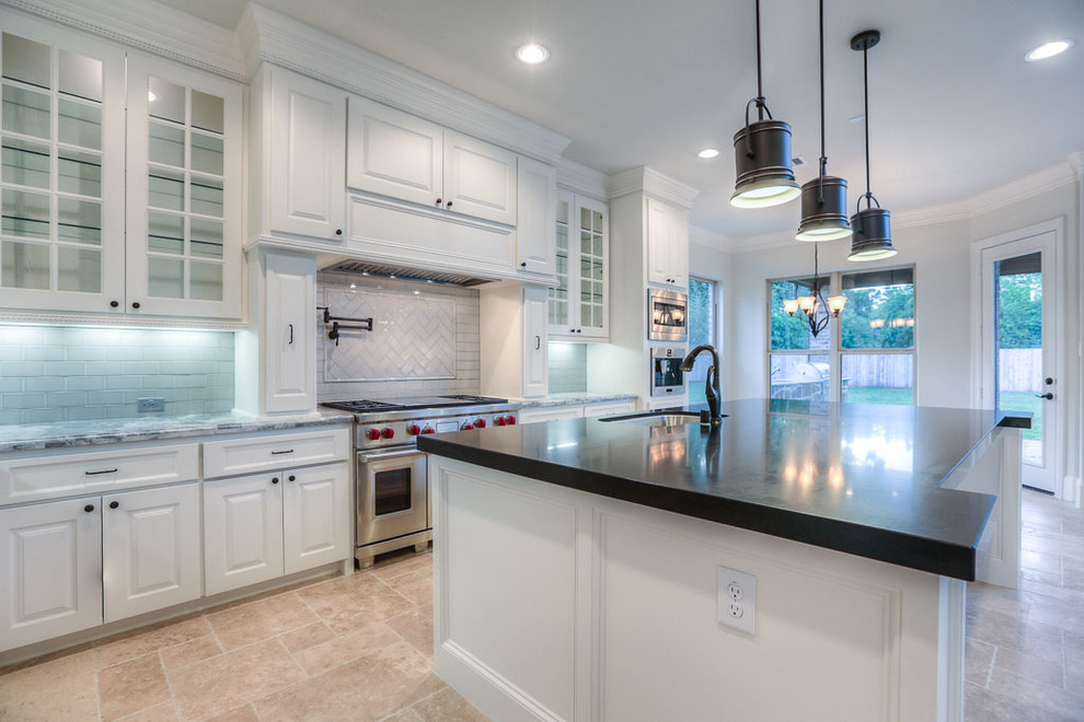 Inspiration for a transitional kitchen remodel in Houston