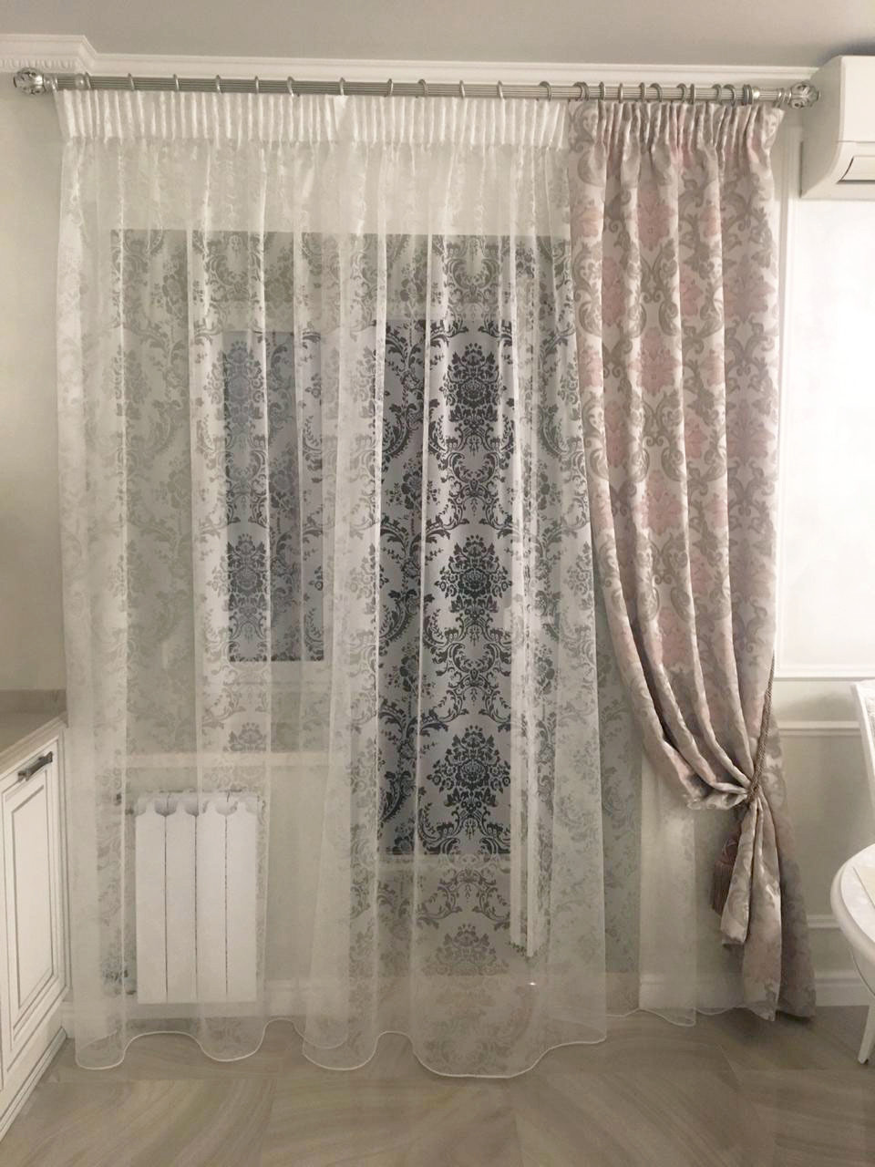 Двухкомнатная квартира в светлых тонах.