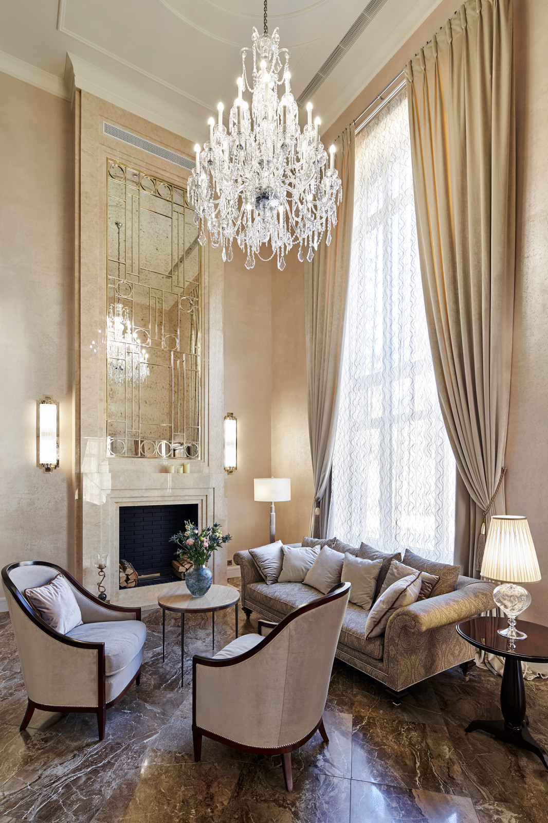 Интерьер каминного зала