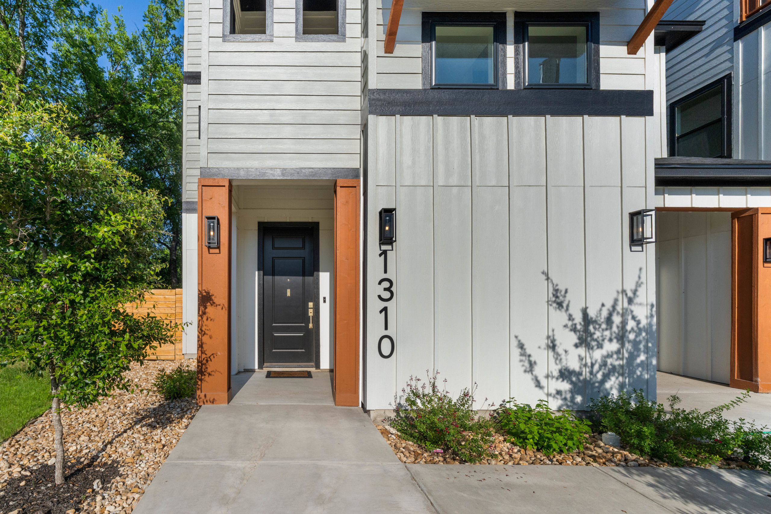 1310 S Mesquite