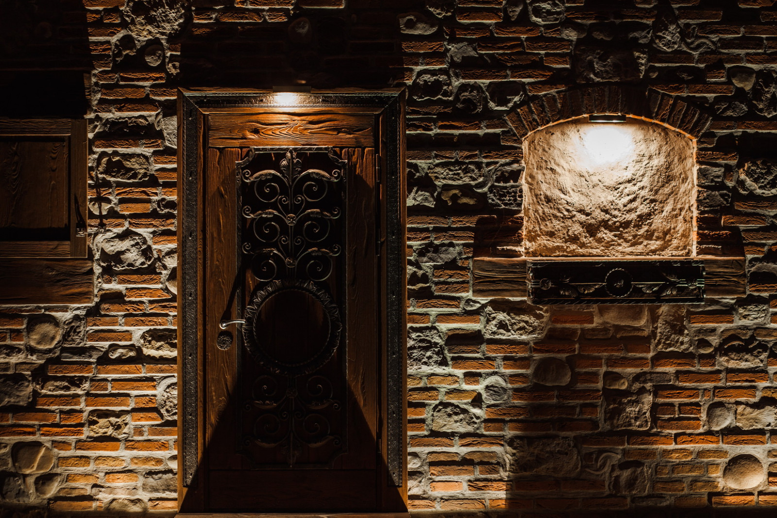 Подсветка ниш и элементов фасада