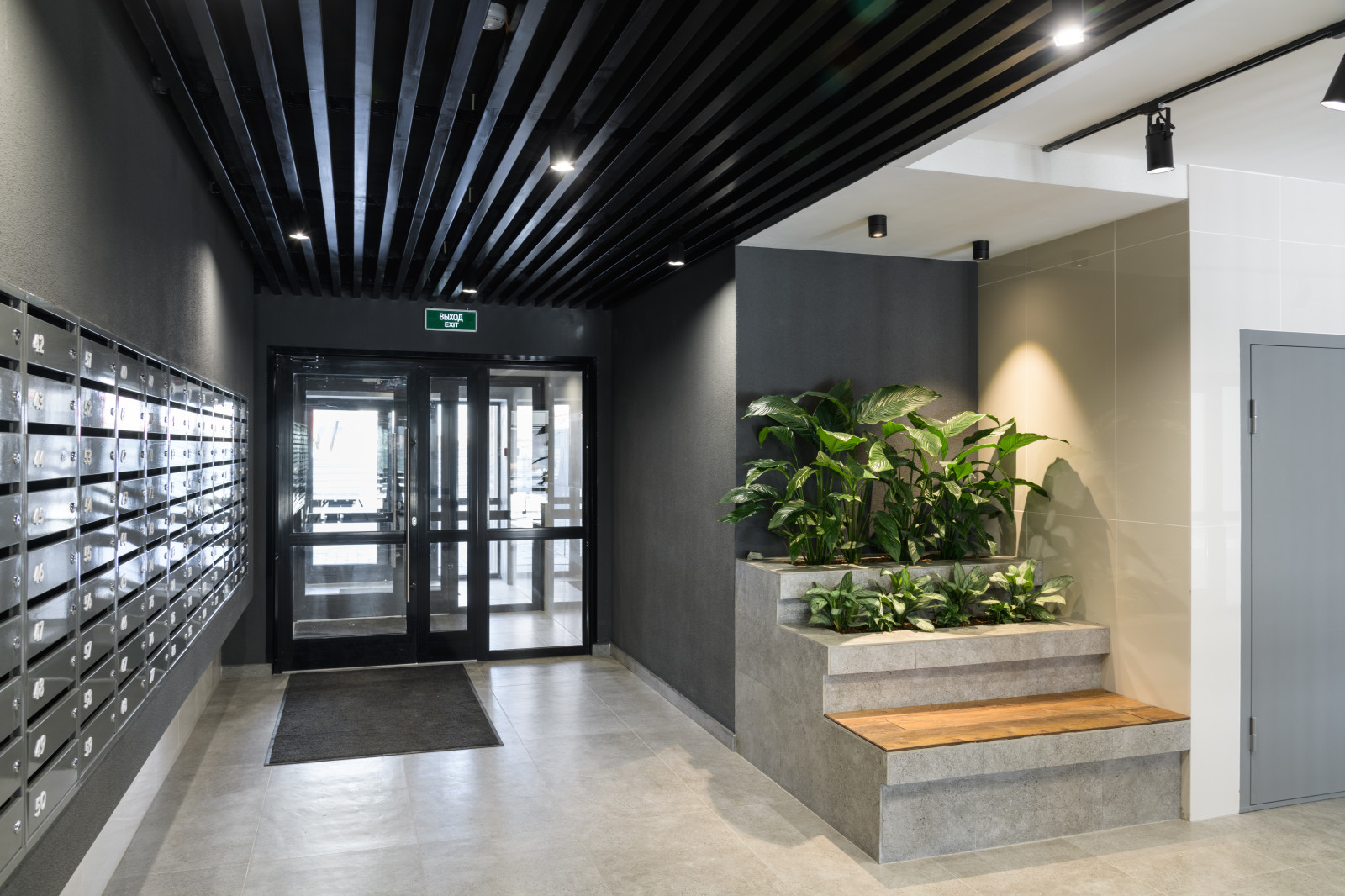 Холл жилого комплекса