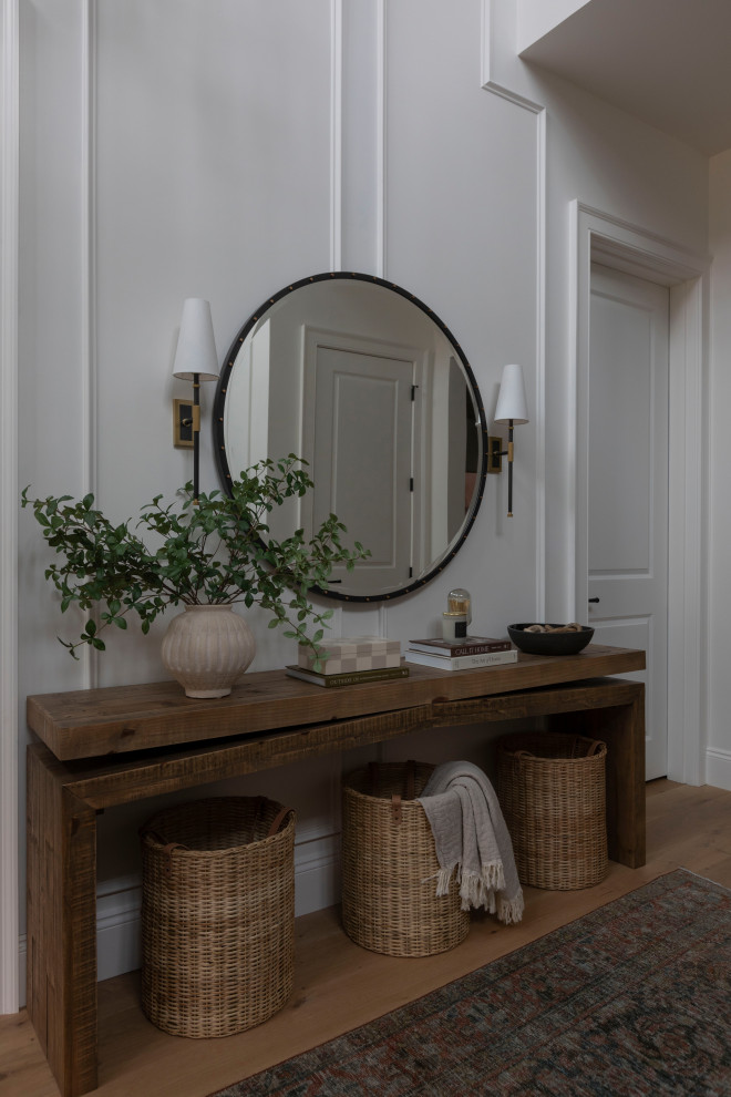 Transitional home design photo in San Francisco