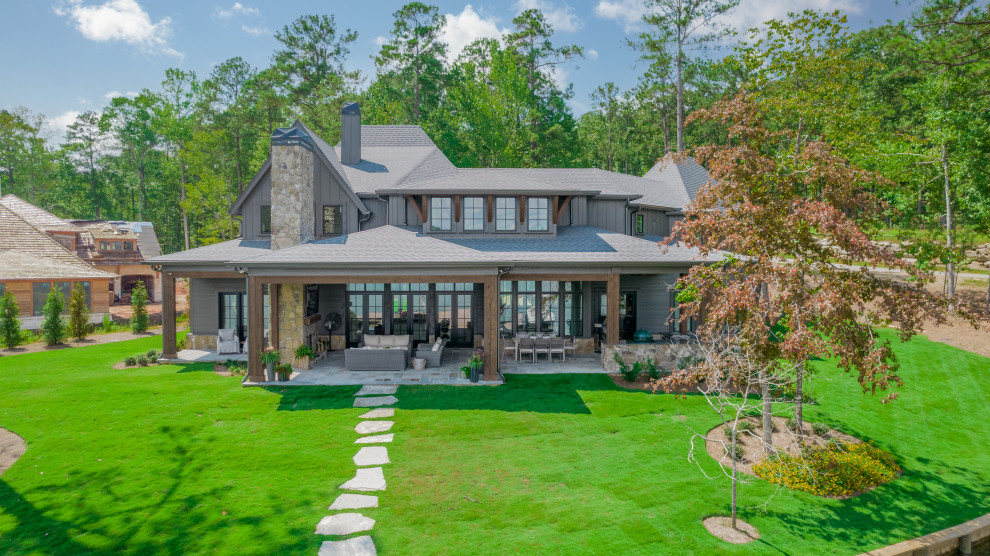 Inspiration for a transitional home design remodel in Birmingham