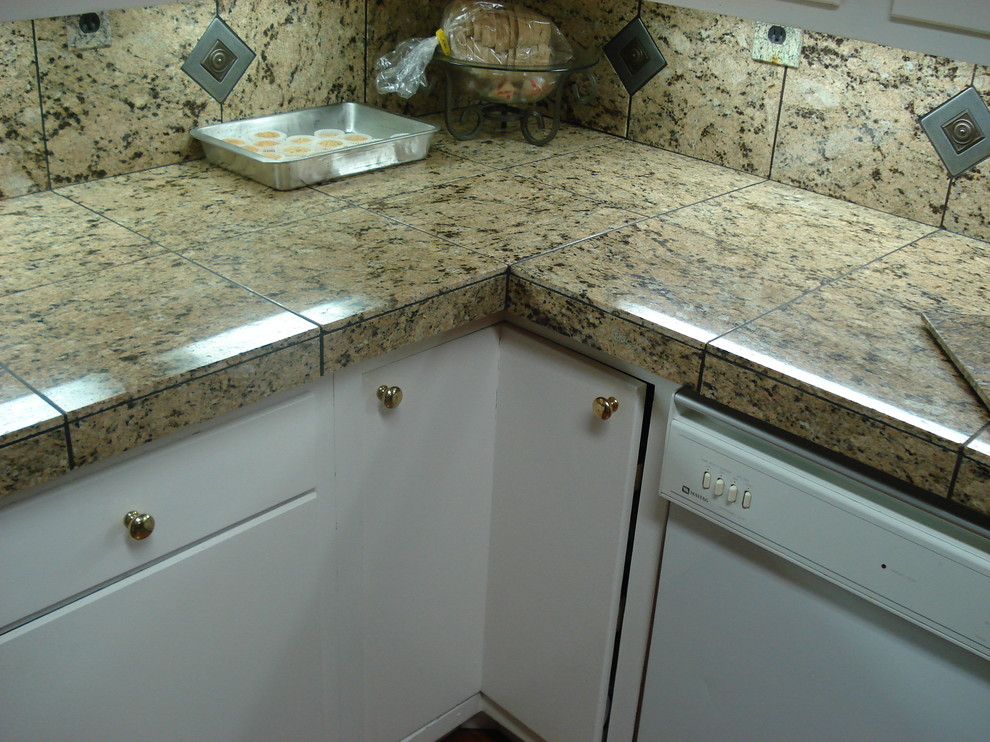 Kitchen - transitional kitchen idea