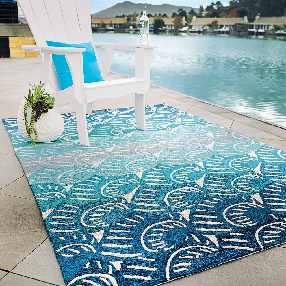 Example of an eclectic pool design in Cincinnati