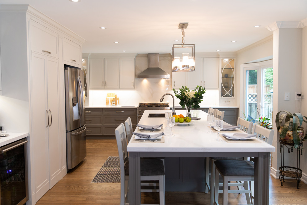 Inspiration for a transitional kitchen remodel in Toronto