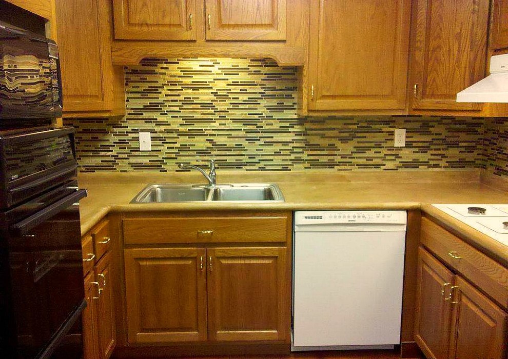 Transitional kitchen photo in New Orleans