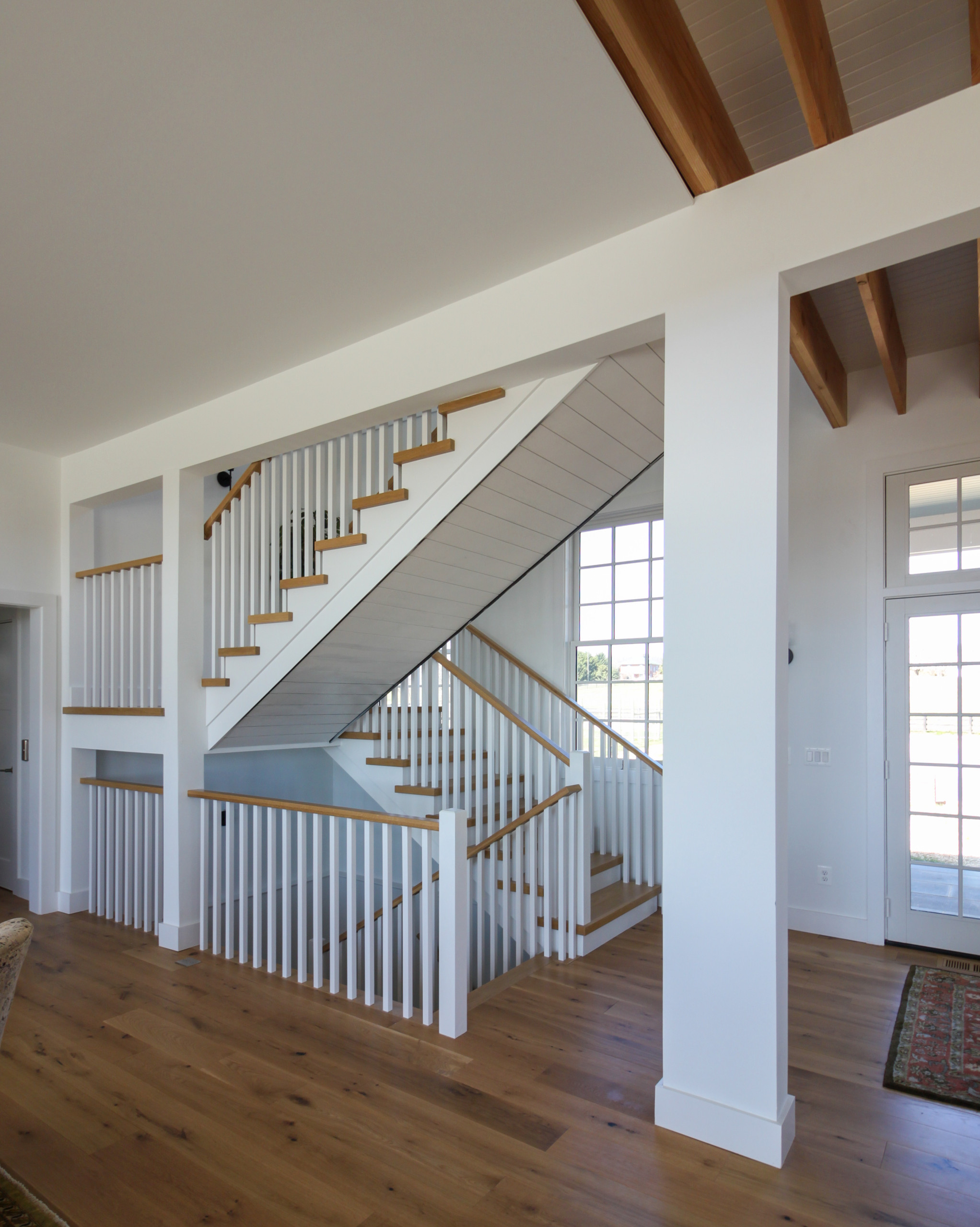 91_U-Shaped Floating Staircase Surrounded by Bucolic Mountain Views, Winchester,
