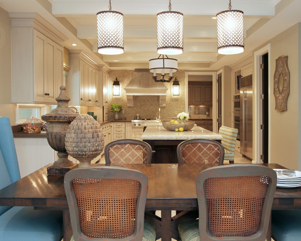 Transitional kitchen photo in Jacksonville