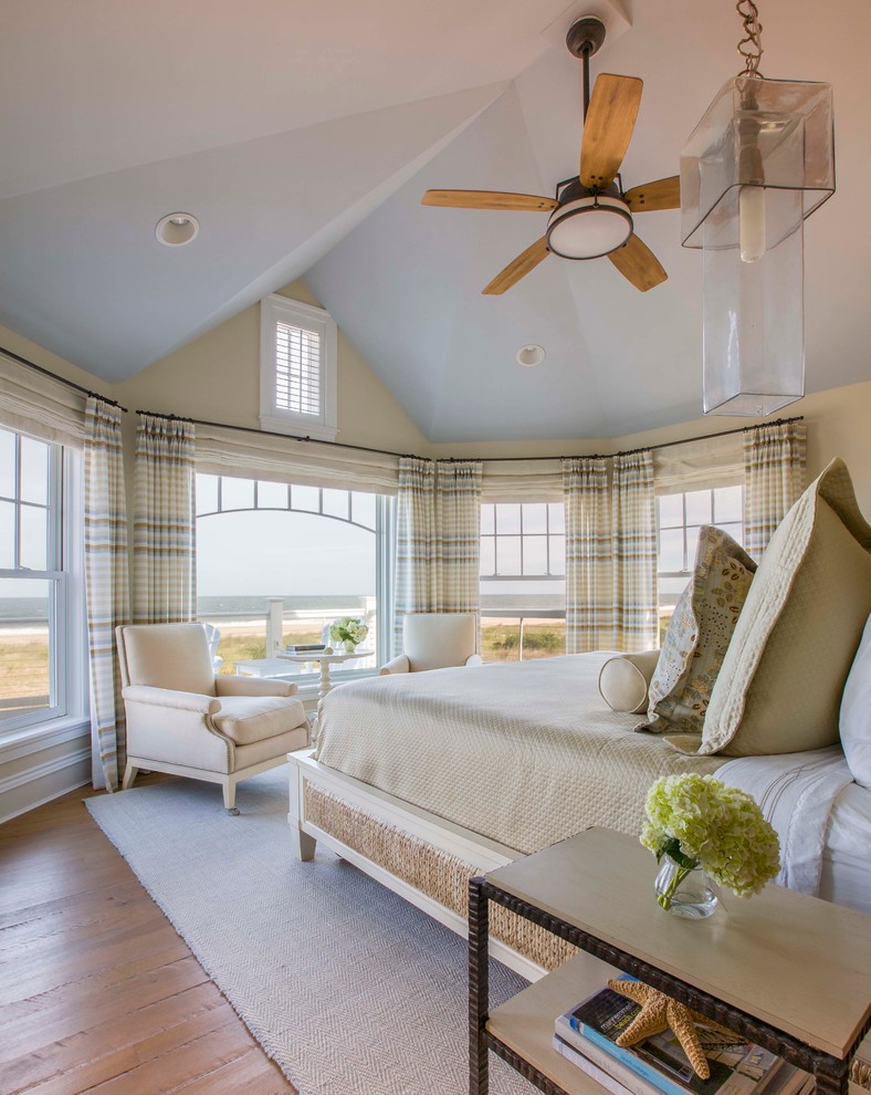 Home design - beach style home design idea in Miami