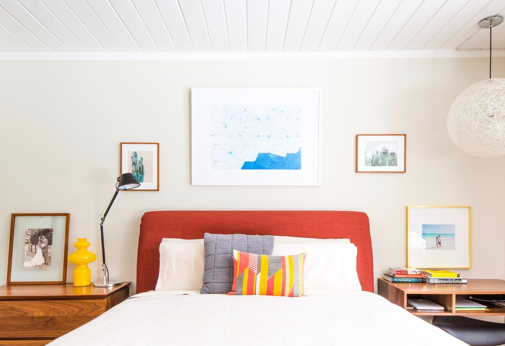 Design ideas for a midcentury bedroom in San Francisco.