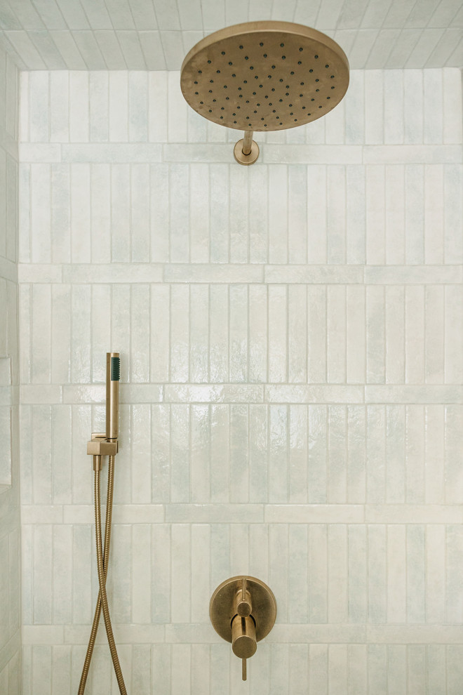 Paradise Ave. Bathroom