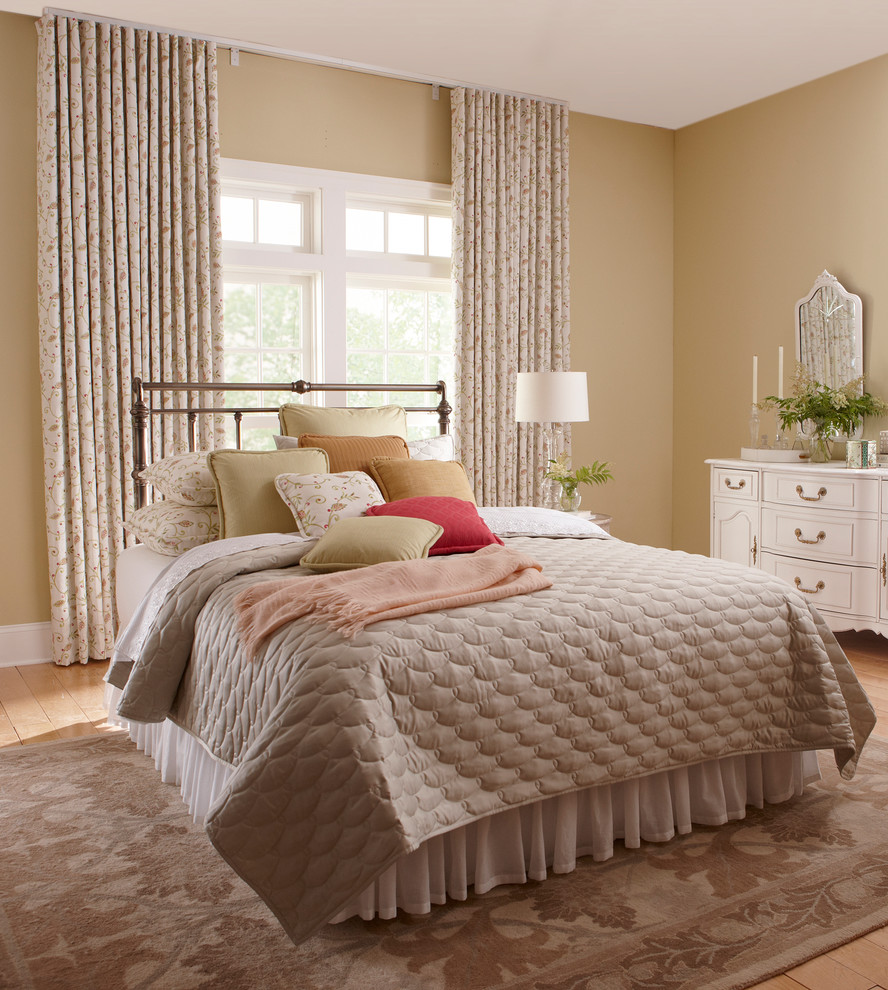 Design ideas for a traditional bedroom in Orange County.