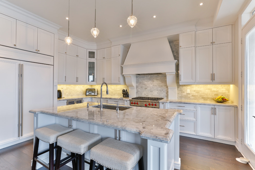 Inspiration for a transitional kitchen remodel in Toronto