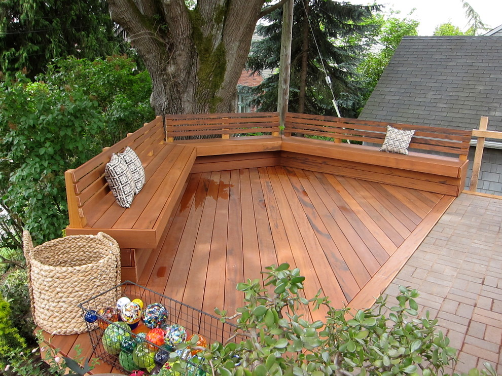 Design ideas for a traditional deck in Seattle.