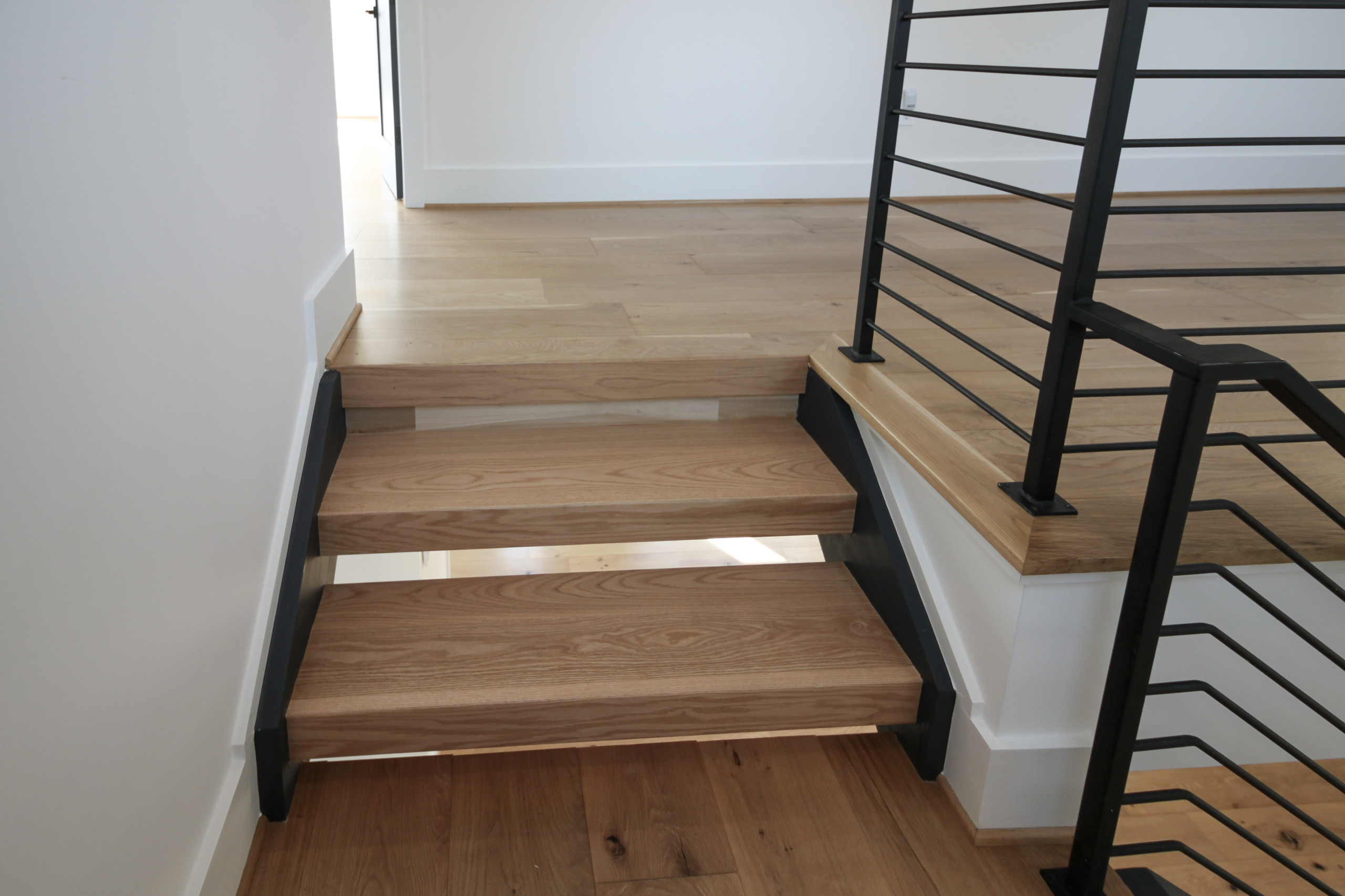 85_Sleek Three-Quarter Turn Multilevel-Staircase, McLean VA 22101