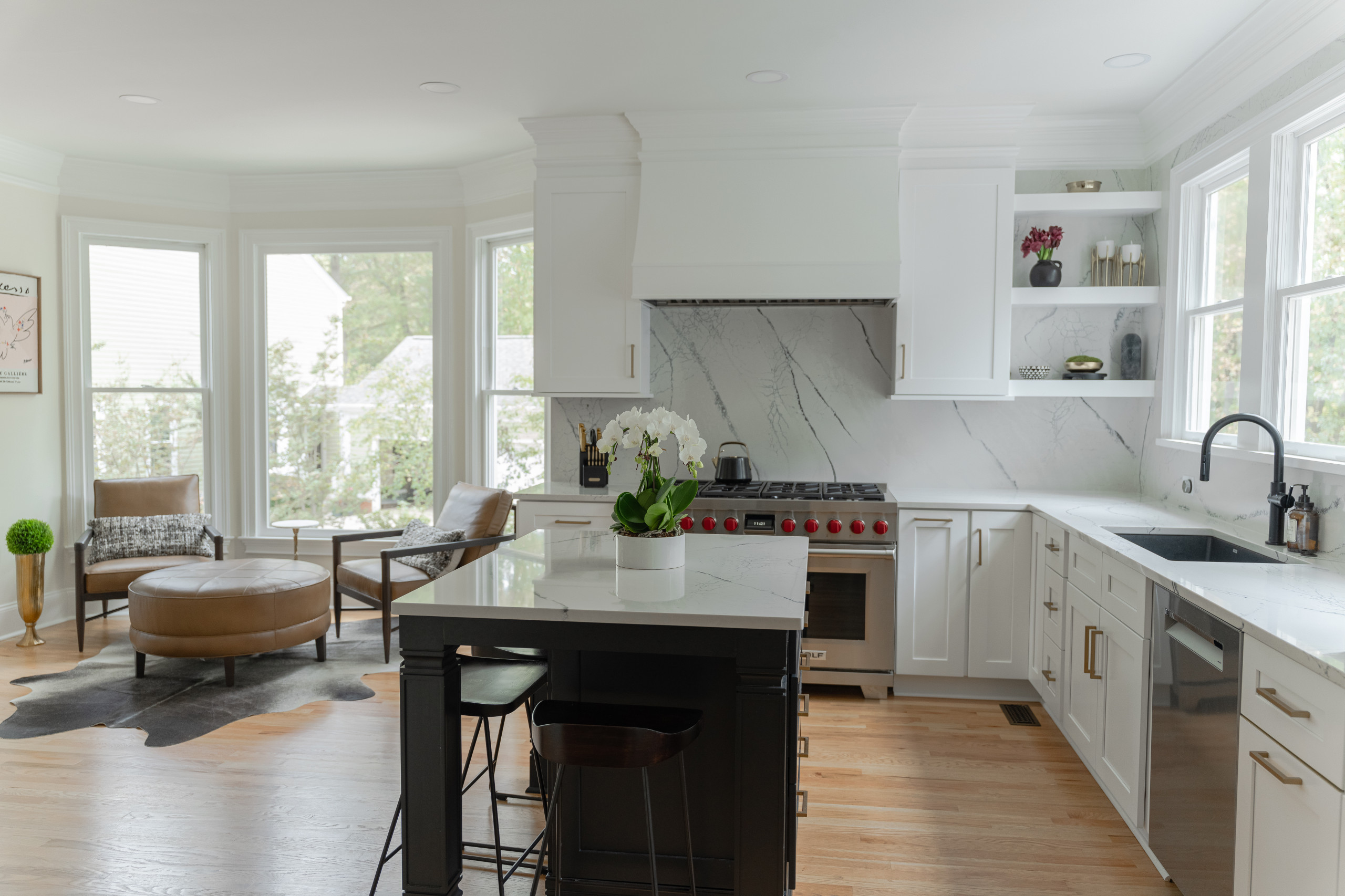 PEACHTREE CITY Clean and Modern Kitchen