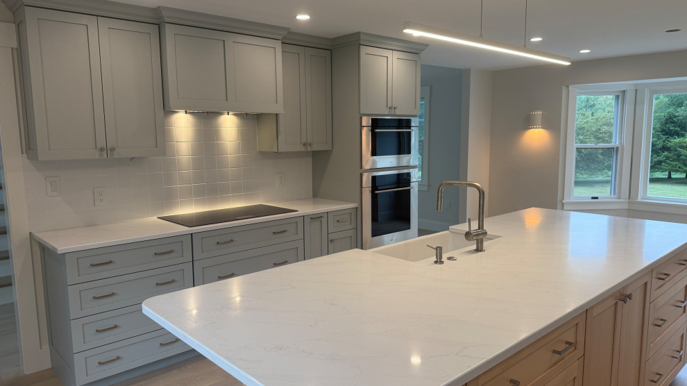 Kitchen - transitional kitchen idea in Boston
