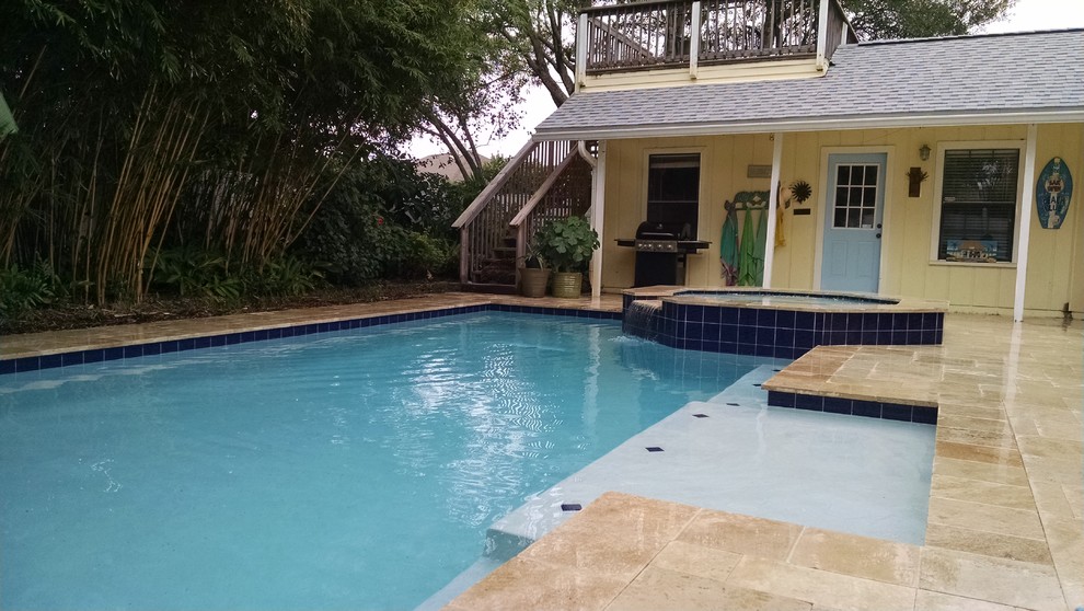 Design ideas for a medium sized contemporary swimming pool in Jacksonville.