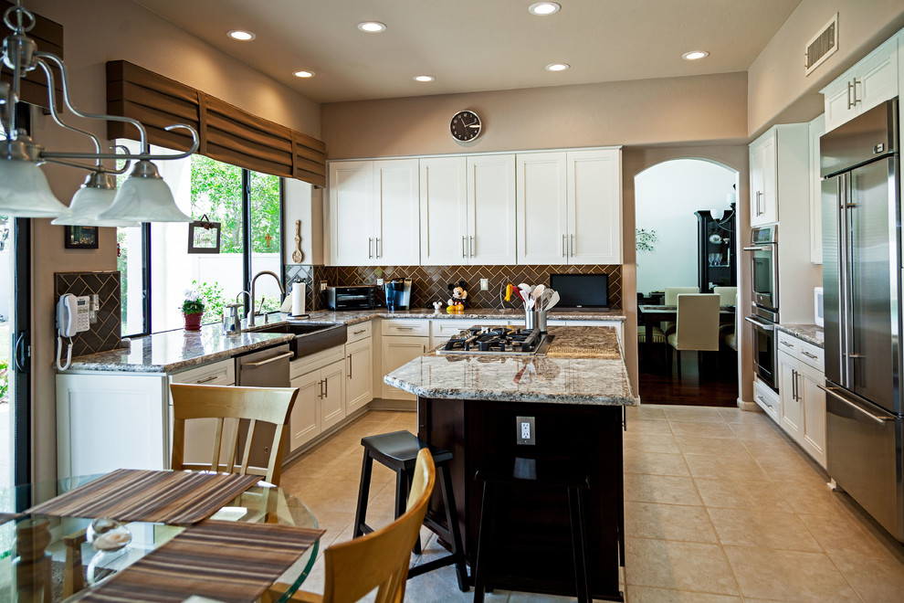 Example of a transitional kitchen design in Phoenix