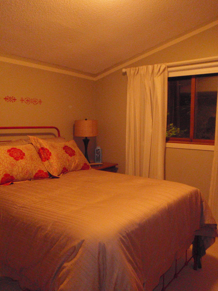 Eclectic bedroom photo in Toronto