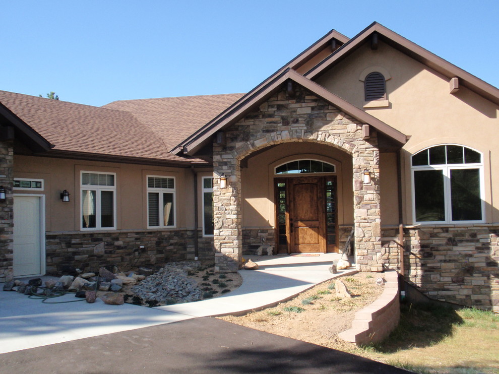 Home design - rustic home design idea in Denver