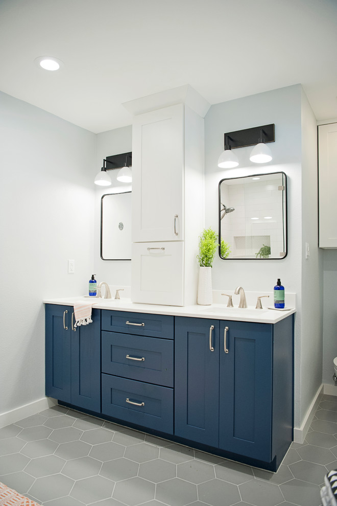 Home design - transitional home design idea in Austin