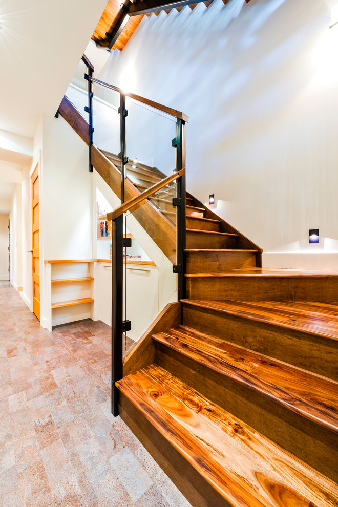 Mountain style staircase photo in Vancouver