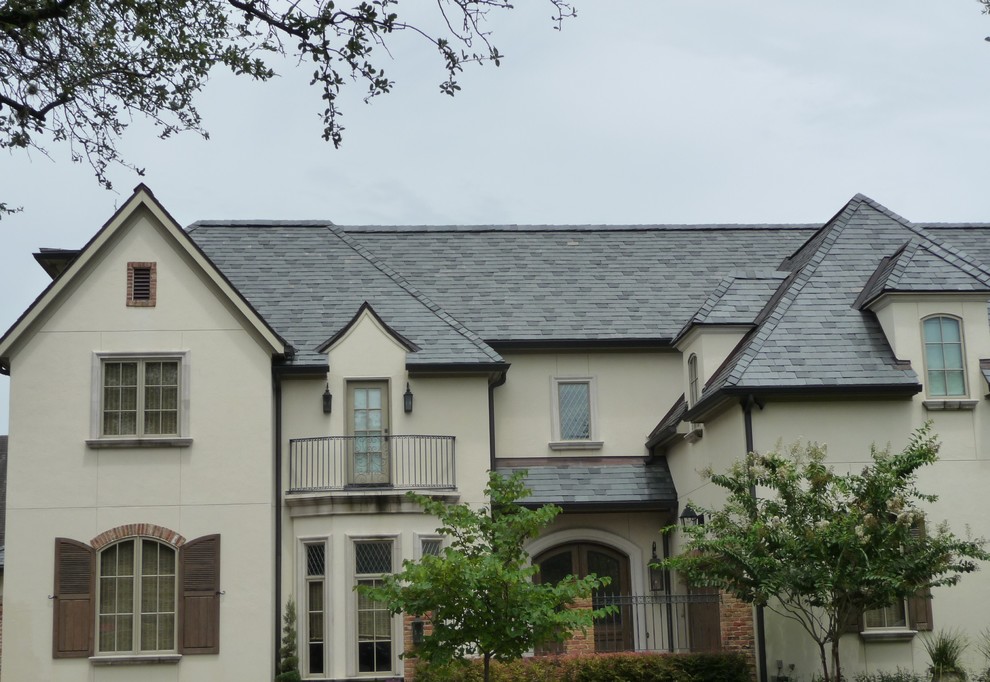 This is an example of a country exterior in Houston.