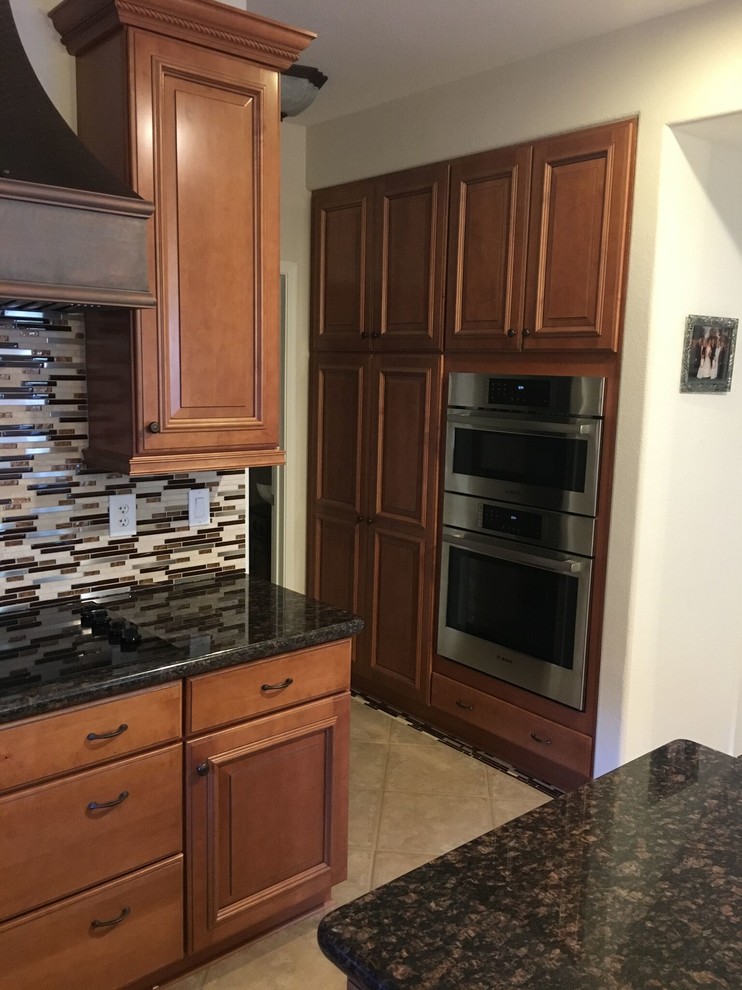 Inspiration for a transitional kitchen remodel in Phoenix
