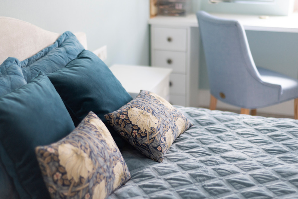 Pre-Raphaelite Appartment