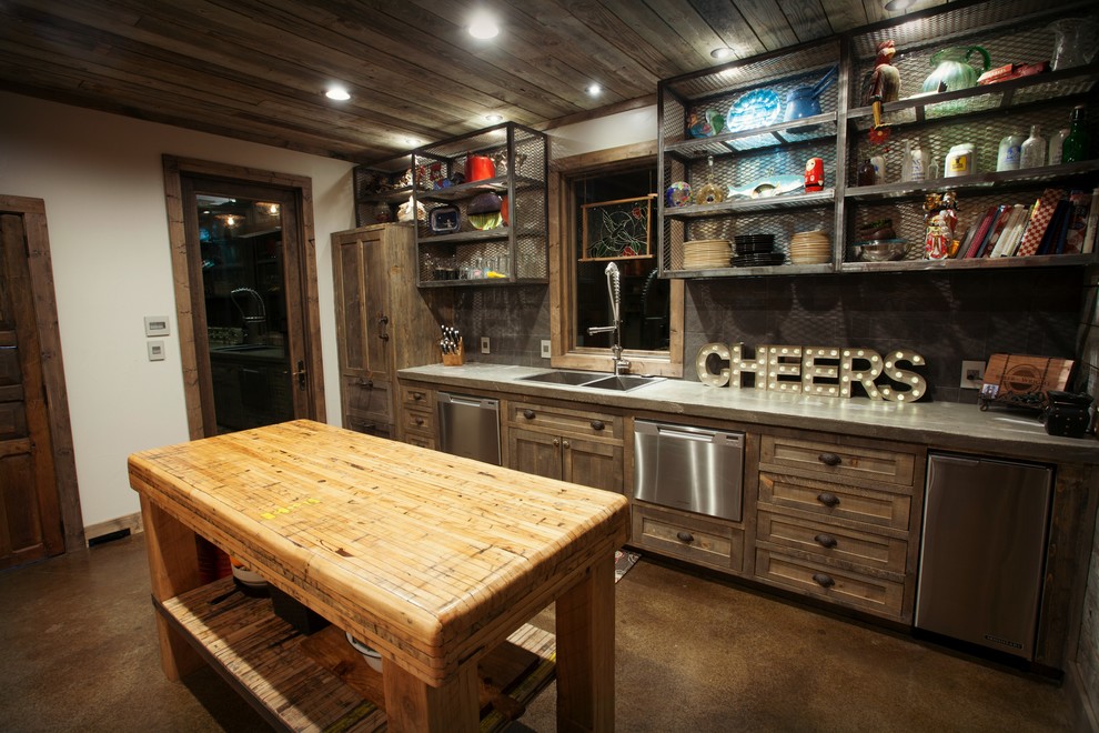 Home design - rustic home design idea in Dallas