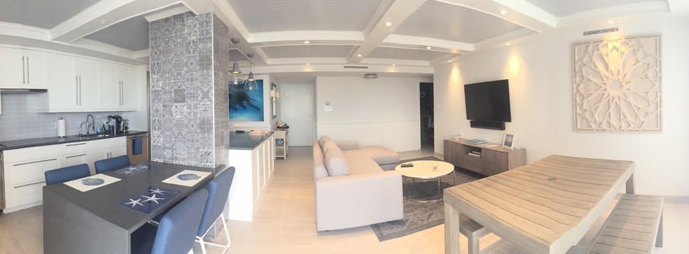 Contemporary Beach Condo - Contemporary - Living Room 