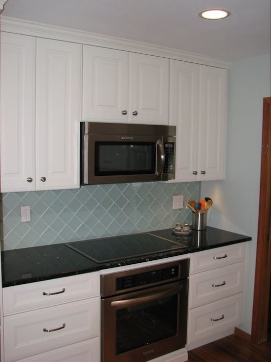 Kitchen - transitional kitchen idea in Seattle