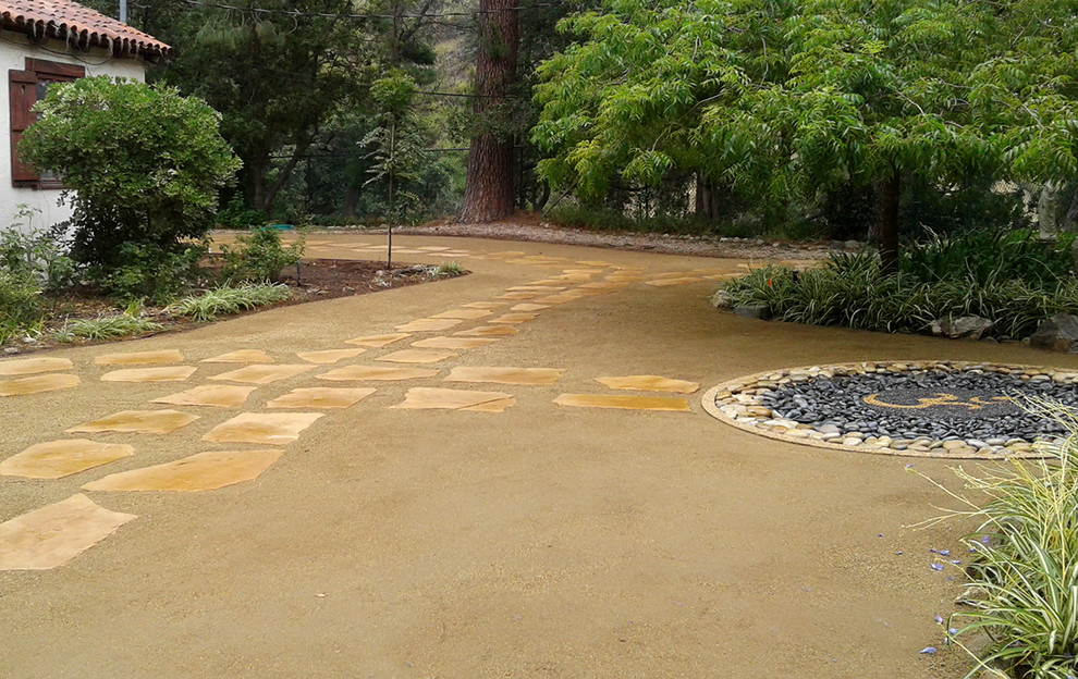 Flagstone Walkways & graniteLowMaintenance Landscape Los Angeles by Flores
