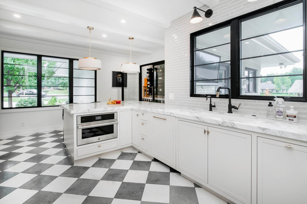 Kitchen - transitional kitchen idea in Denver