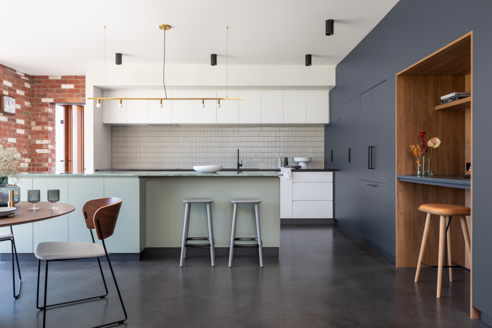 This is an example of a contemporary kitchen in Perth.