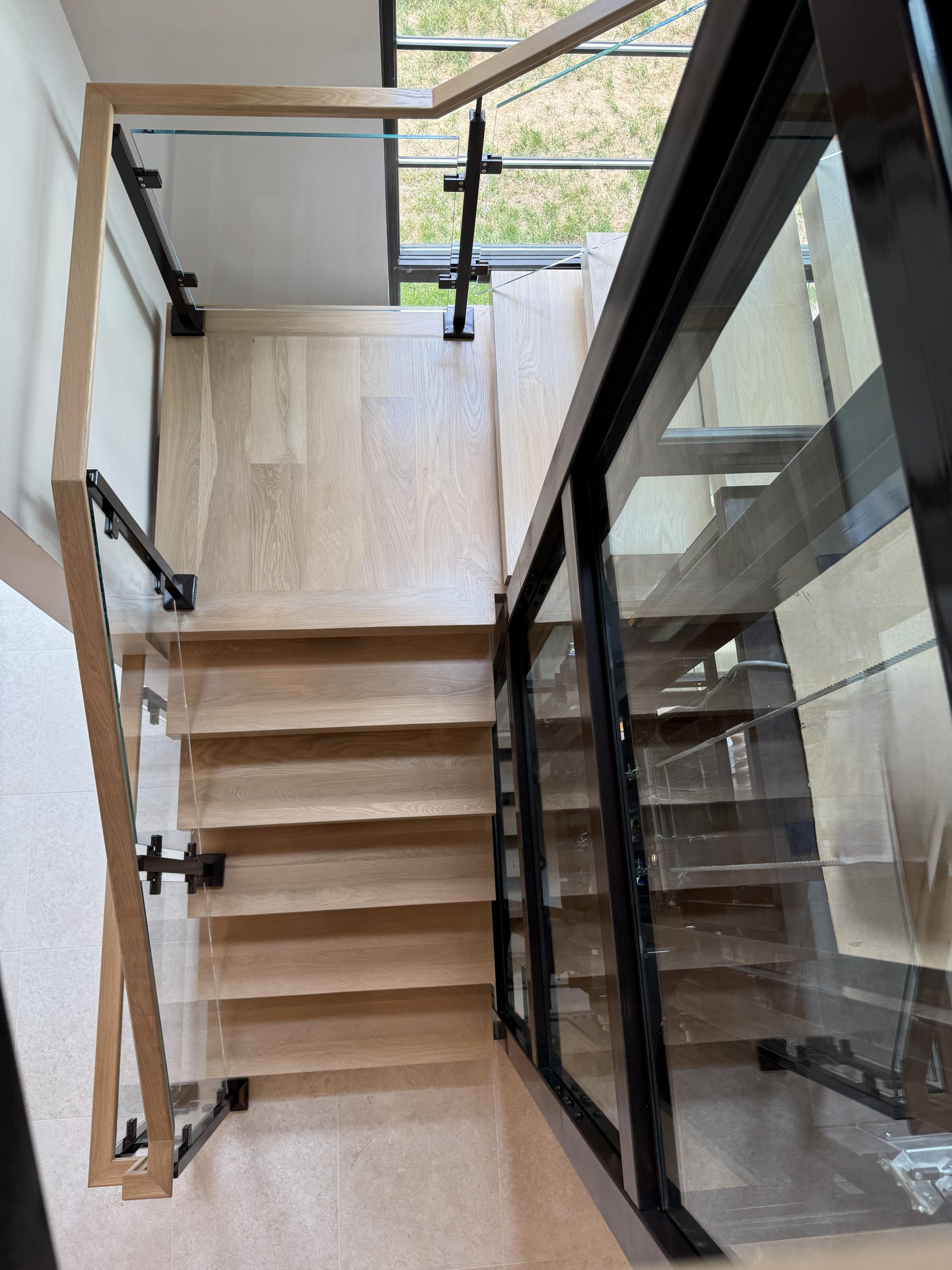 136_Modern Mono-Beam Encircling Glass Elevator, Bethesda, MD 20814