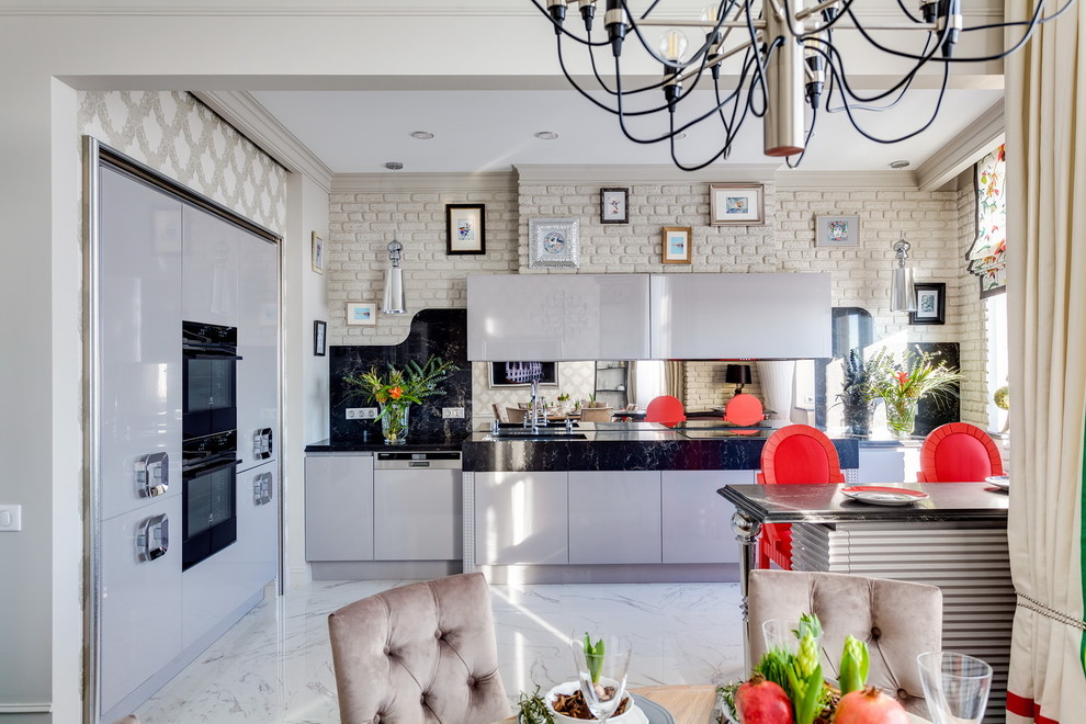 Inspiration for an eclectic l-shaped eat-in kitchen in Moscow with flat-panel cabinets, grey cabinets, glass sheet splashback, black appliances and a peninsula.