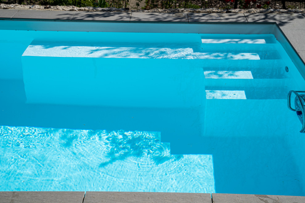 Moderner Pool in Düsseldorf