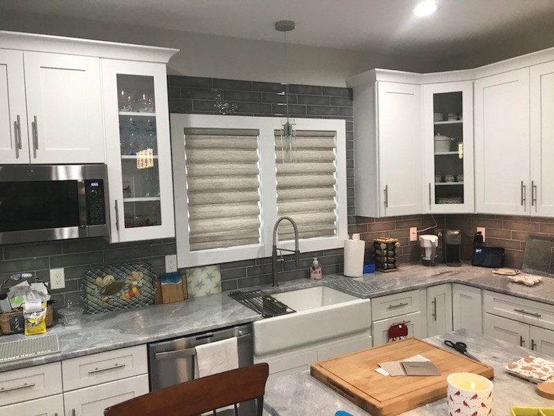 Alustra Vignette Modern Roman Shade