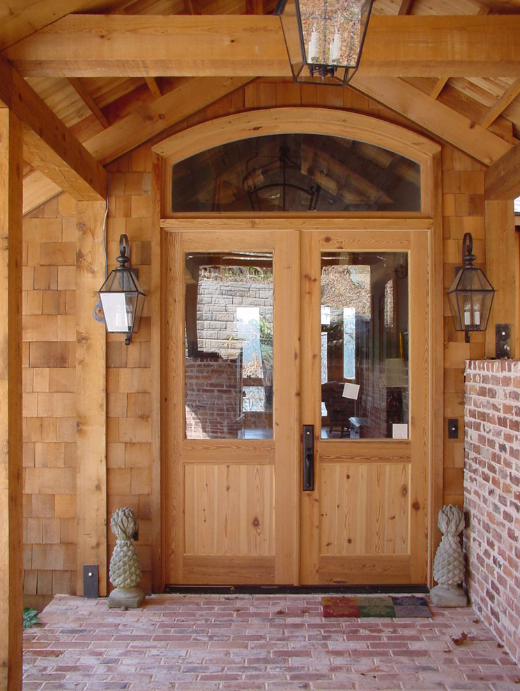 This is an example of a traditional entryway in Atlanta.