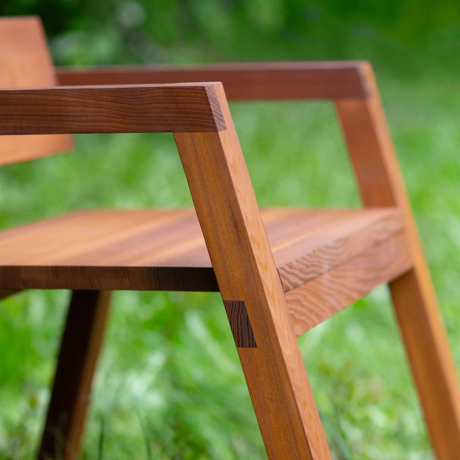 Деревянная садовая мебель из массива термоясеня