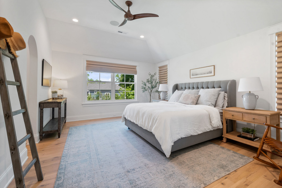 Home design - transitional home design idea in Chicago