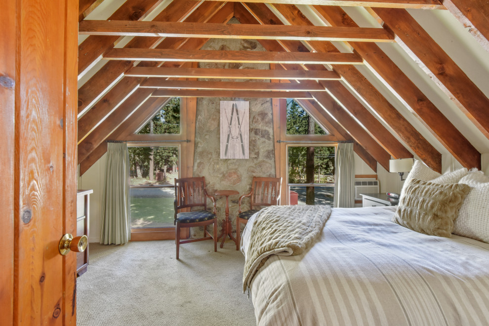 This is an example of a traditional bedroom in Sacramento.