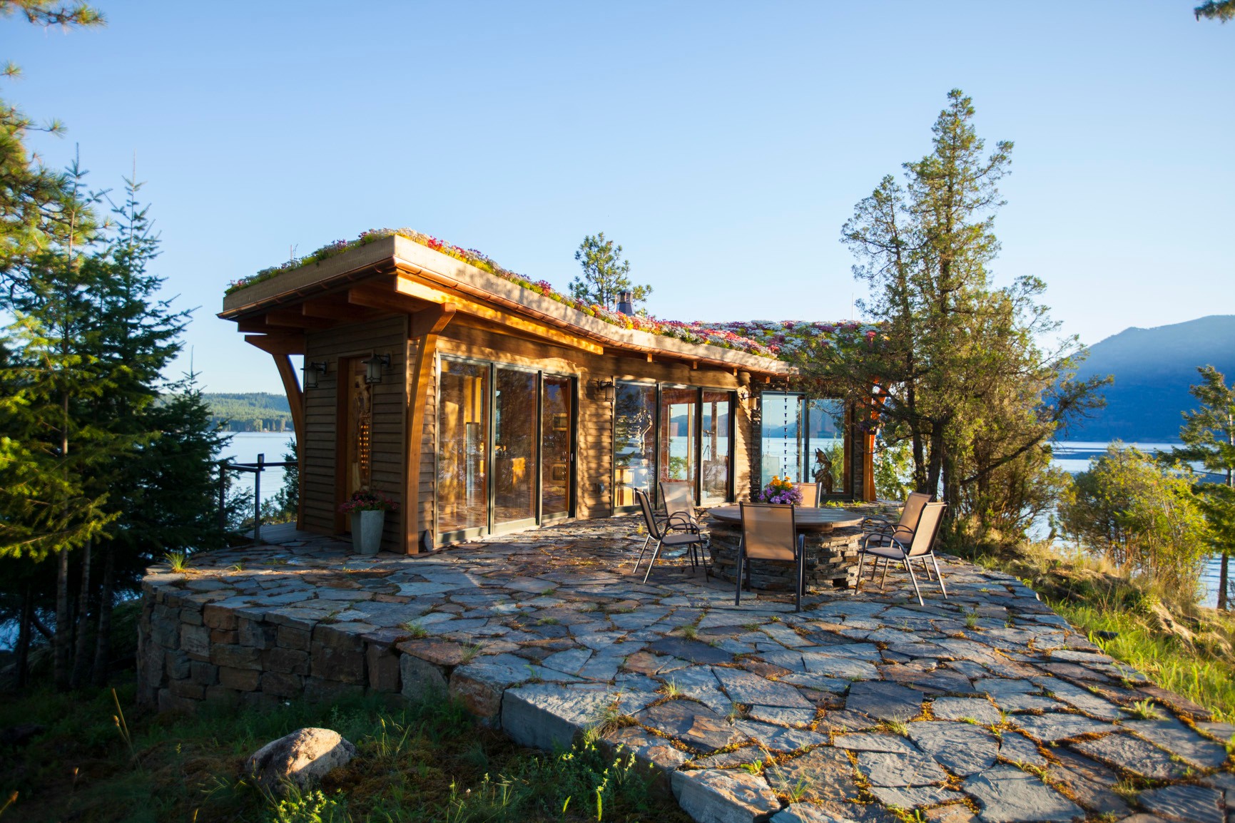 8 Cabins to Dream About This Summer
