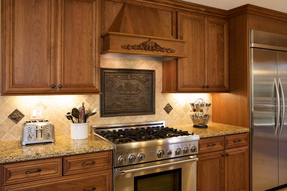 This is an example of a traditional kitchen in San Diego.
