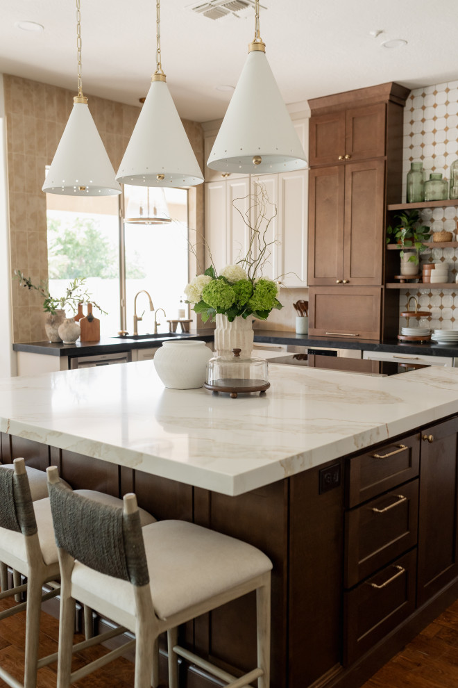 Example of a transitional kitchen design in Phoenix